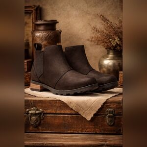 Sorel Emilie Chelsea Boot | Women’s Size 6 | Black Leather Ankle Boot